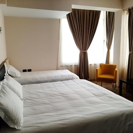 Royal Vila Hotel Tirana Esterno foto