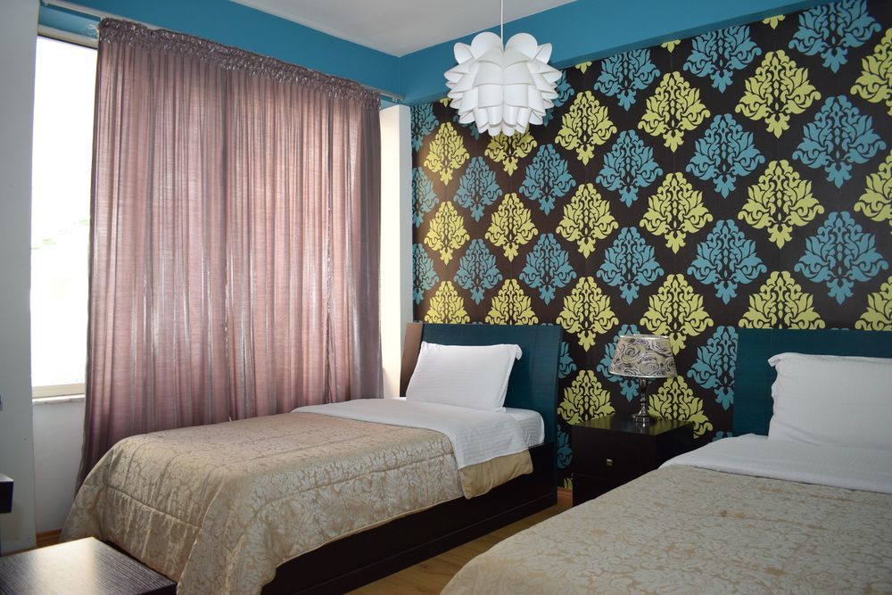 Royal Vila Hotel Tirana Esterno foto