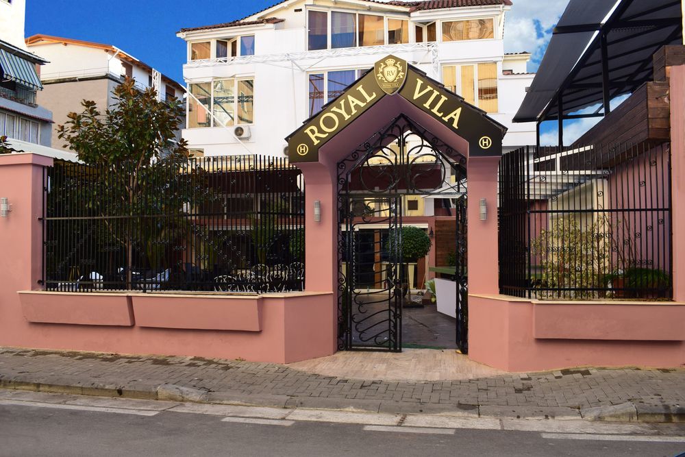 Royal Vila Hotel Tirana Esterno foto