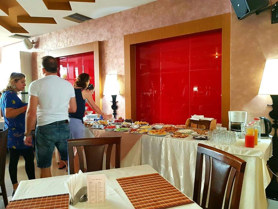 Royal Vila Hotel Tirana Esterno foto